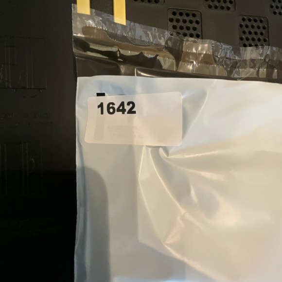 Chicos Womens White Black Giraffe Print Button Down Shirt Sz 1 US 8 Bell Sleeve - Picture 12 of 12